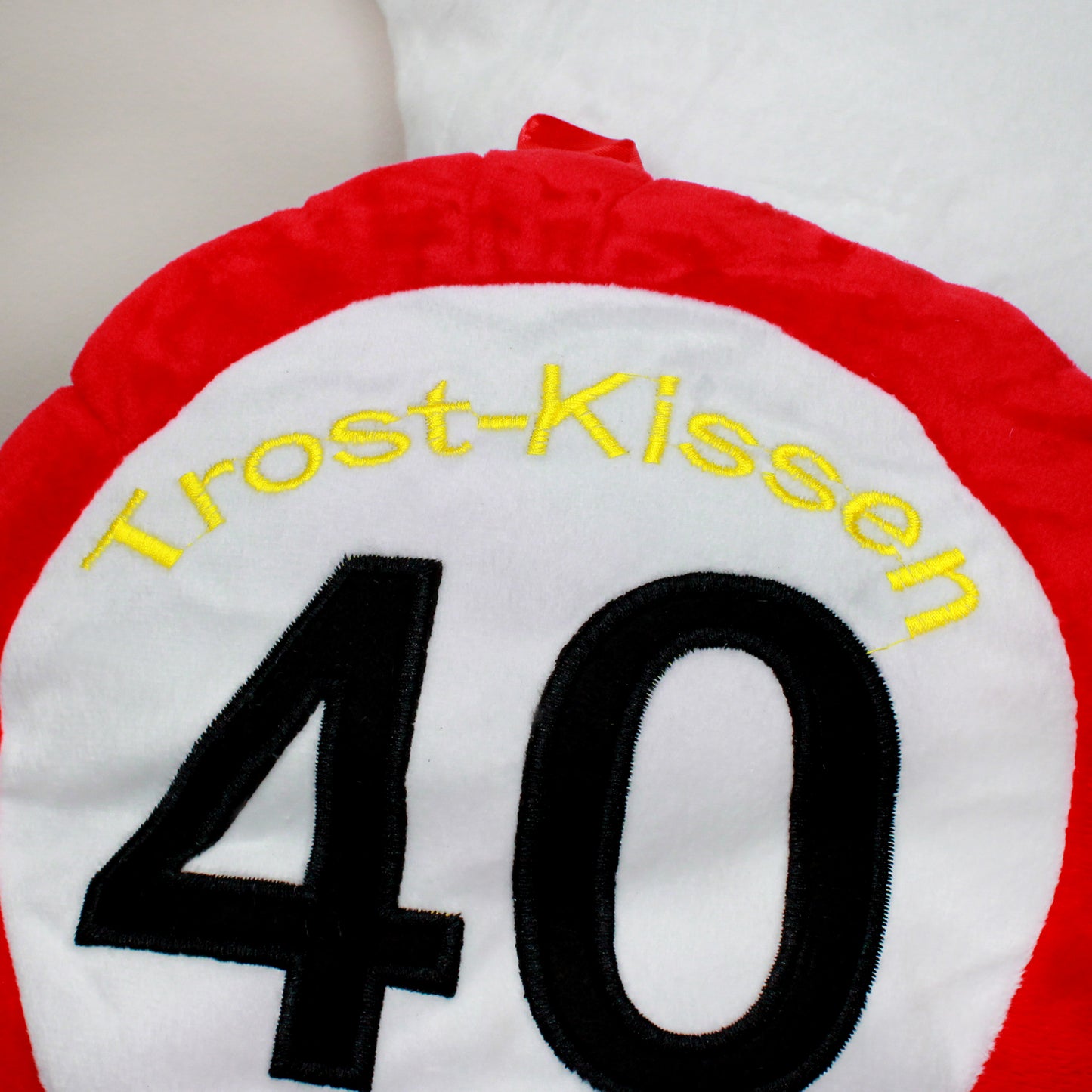 Detailansicht Stickerei Trost-Kissen 40
